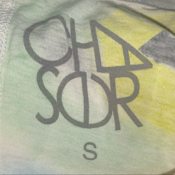 CHASER Neon Lips Tee White Sleeveless Hi-Lo - Picture 7 of 10